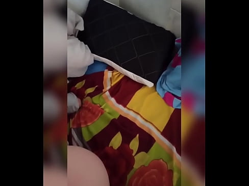 ❤️ Myn keamergenoat bliuwt allinnich thús want har man giet op fakânsje en ik nim de kâns oan om har te neuken en har kont fol mei molke Porno fb op fy.pornochaturbate.ru ️❤