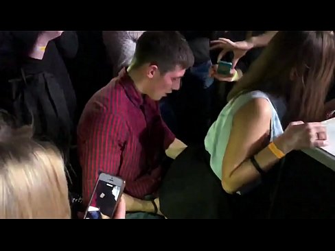 ❤️ Echte seks yn in Russyske nachtclub. 18-jierrich Russysk famke yn 'e anus en fagina neukt yn in nachtclub Porno fb op fy.pornochaturbate.ru ️❤
